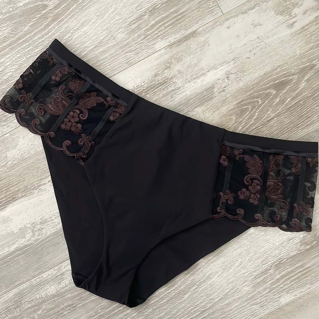 Nwot La Perla Black Embroidered Panty L